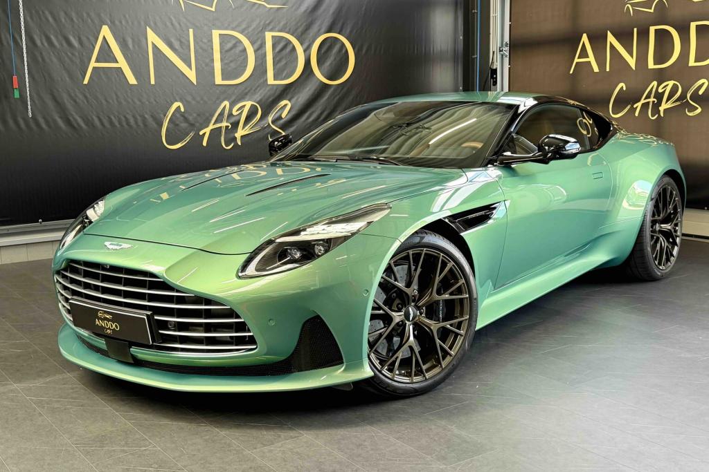 Aston Martin DB12 - zdjęcie 2