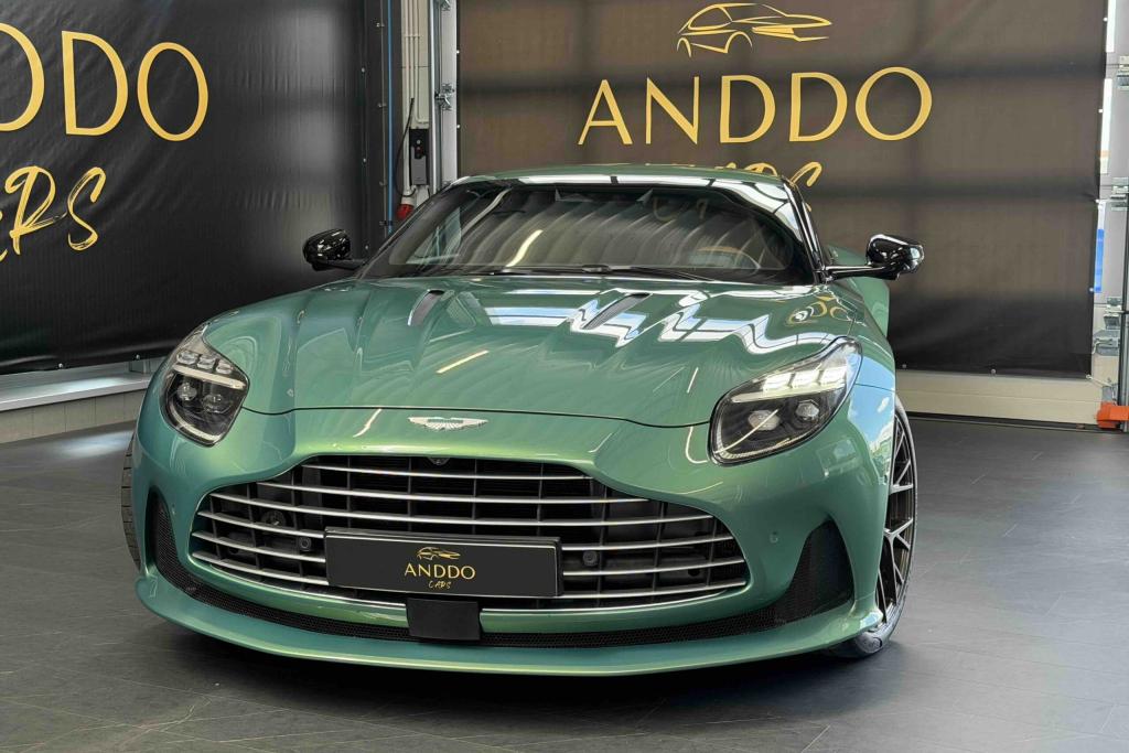 Aston Martin DB12 - zdjęcie 3