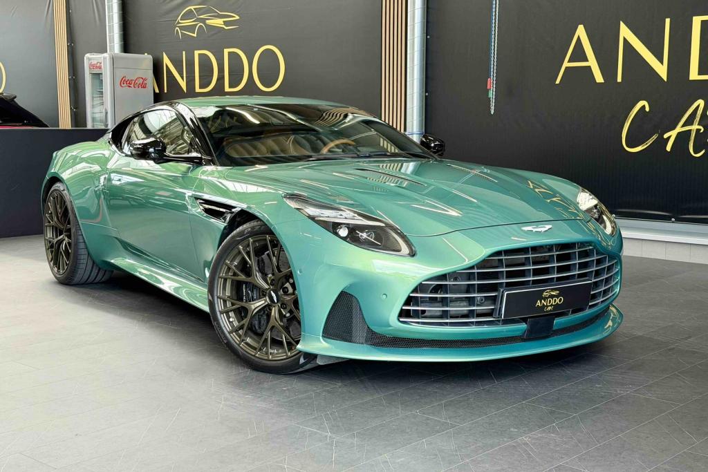 Aston Martin DB12 - zdjęcie 5