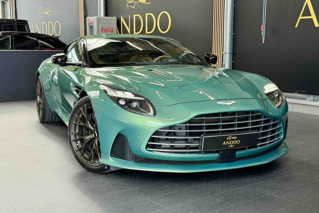 Aston Martin DB12 - zdjęcie 6