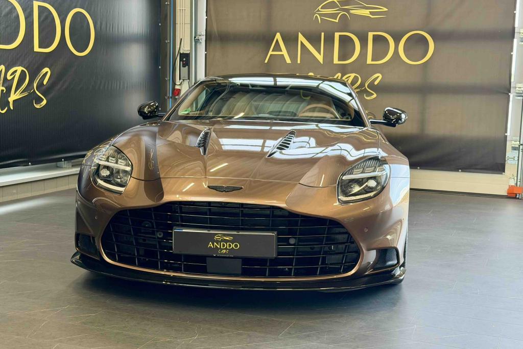 Aston Martin Vanquish - zdjęcie 4