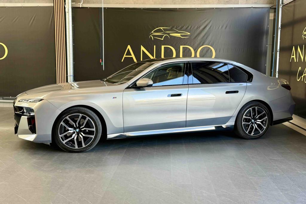 BMW 740d Xdrive MHEV M Sport - zdjęcie 1